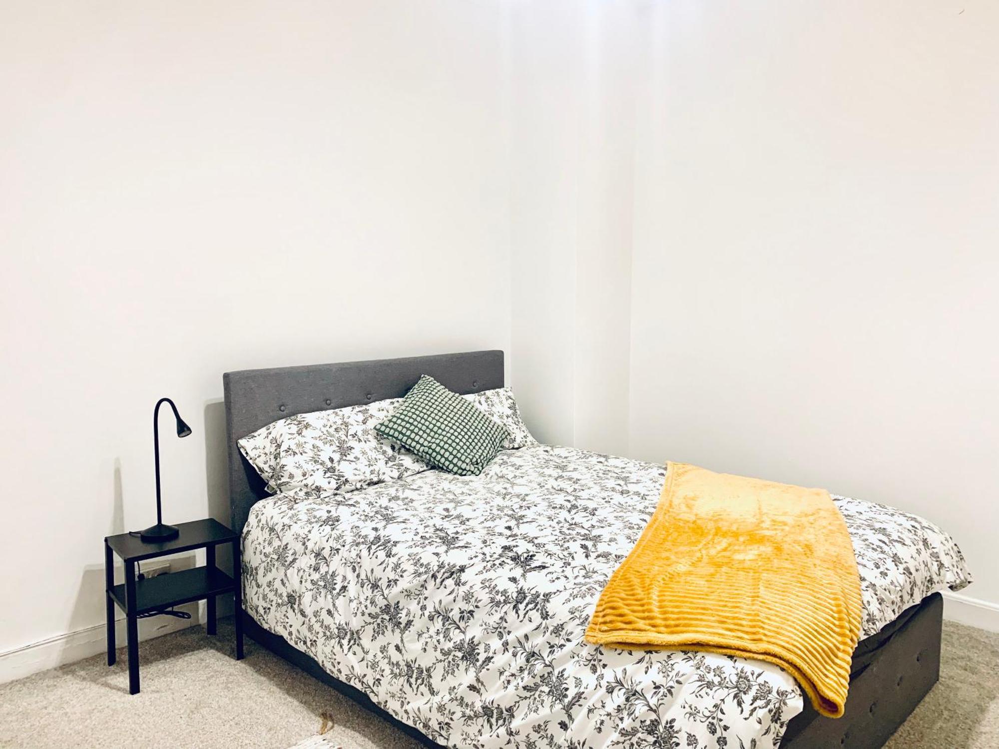 Cosy 2 Bedroom Apartment In Swiss Cottage. London Eksteriør billede
