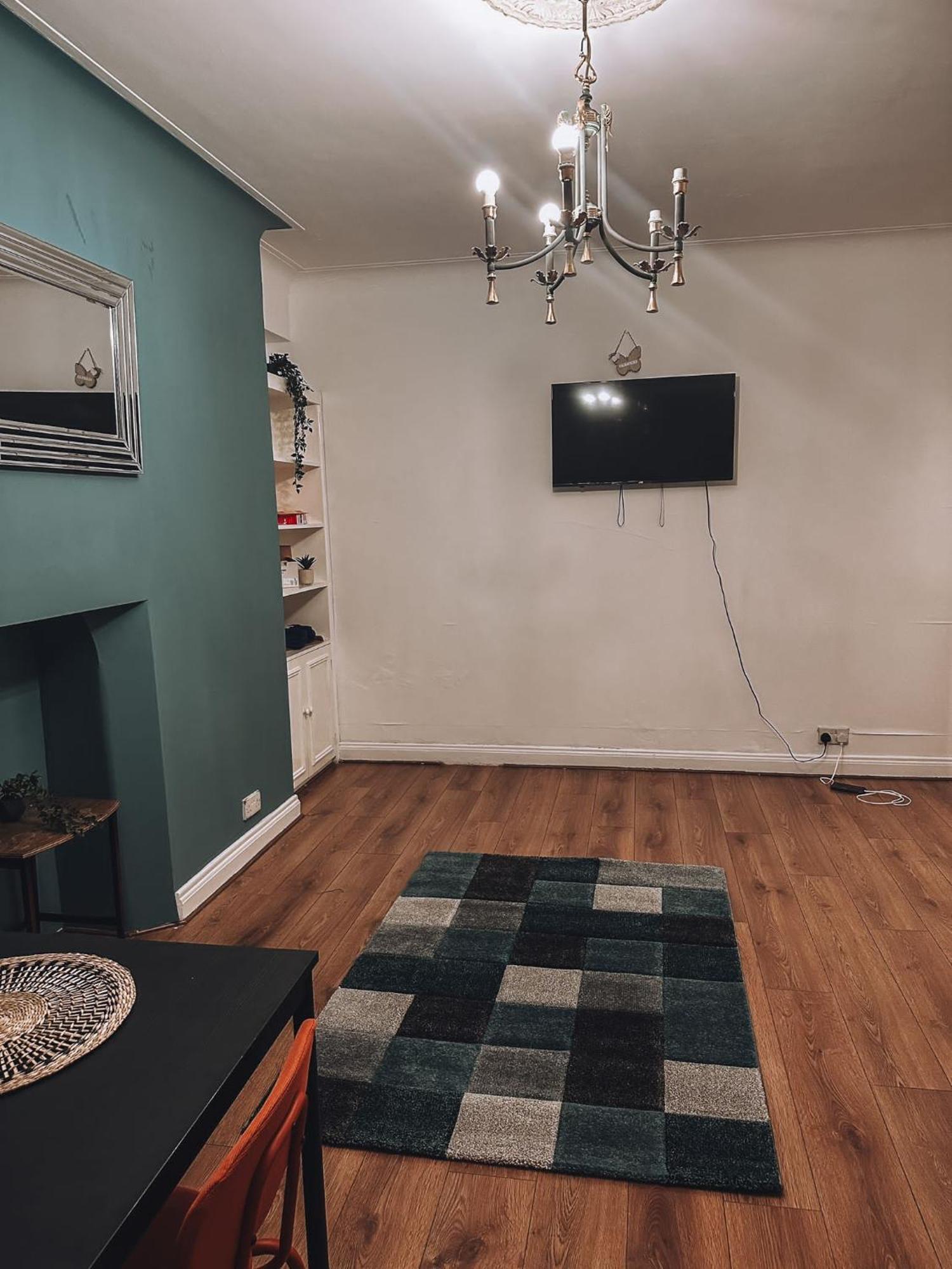 Cosy 2 Bedroom Apartment In Swiss Cottage. London Eksteriør billede